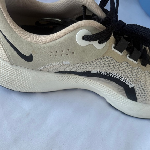 Nike Cream & Black Mesh Running Shoes - Picture 6 of 9
